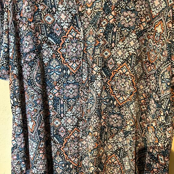 Torrid Kimono Open Top Shirttail Floral Black Pastel SZ 2X Boho Cottage Y2K - Picture 9 of 9